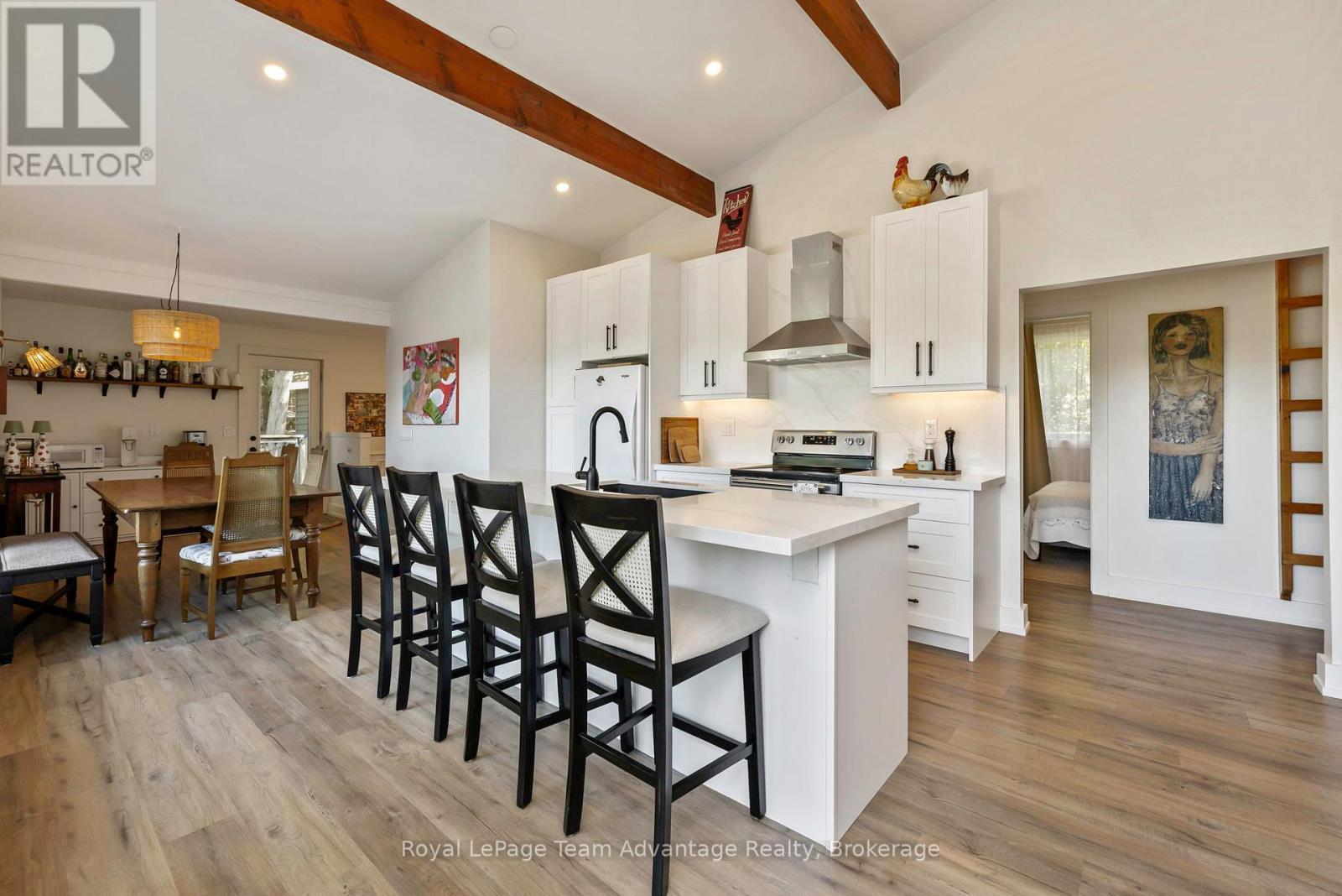 












8 FIREFLY WAY

,
Seguin,




Ontario
P2A0B2

