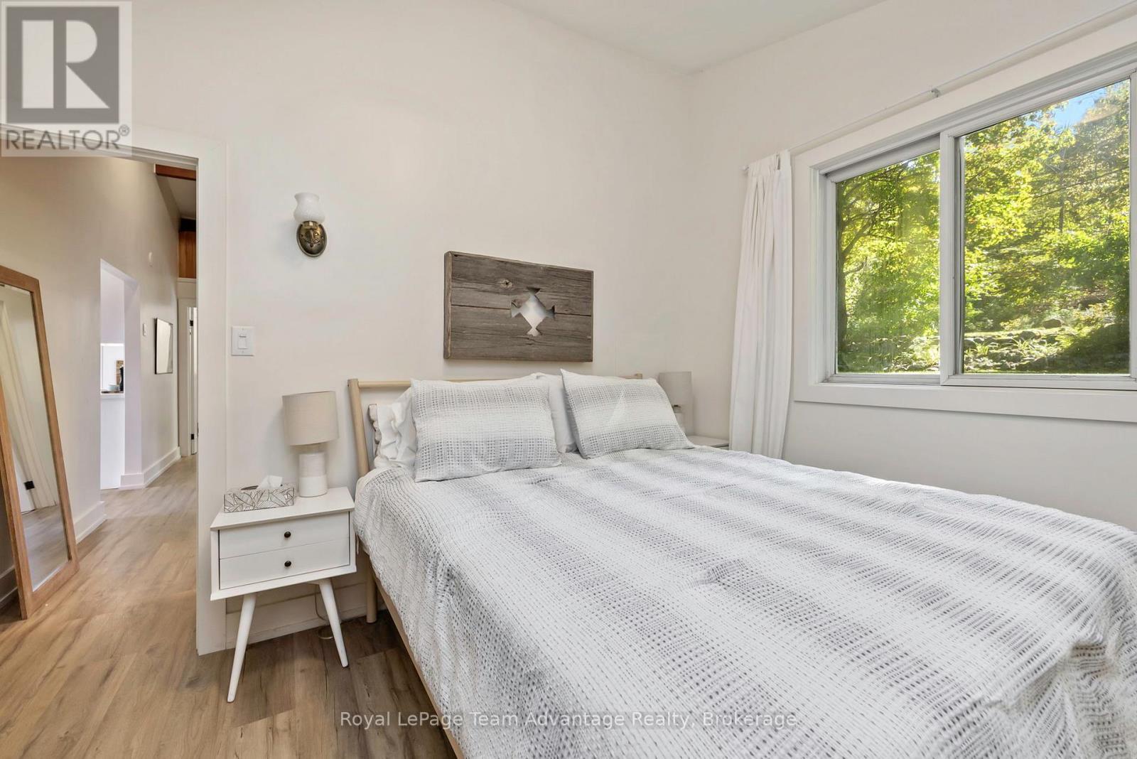 












8 FIREFLY WAY

,
Seguin,




Ontario
P2A0B2

