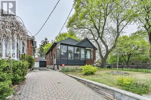 Long driveway with parking in back