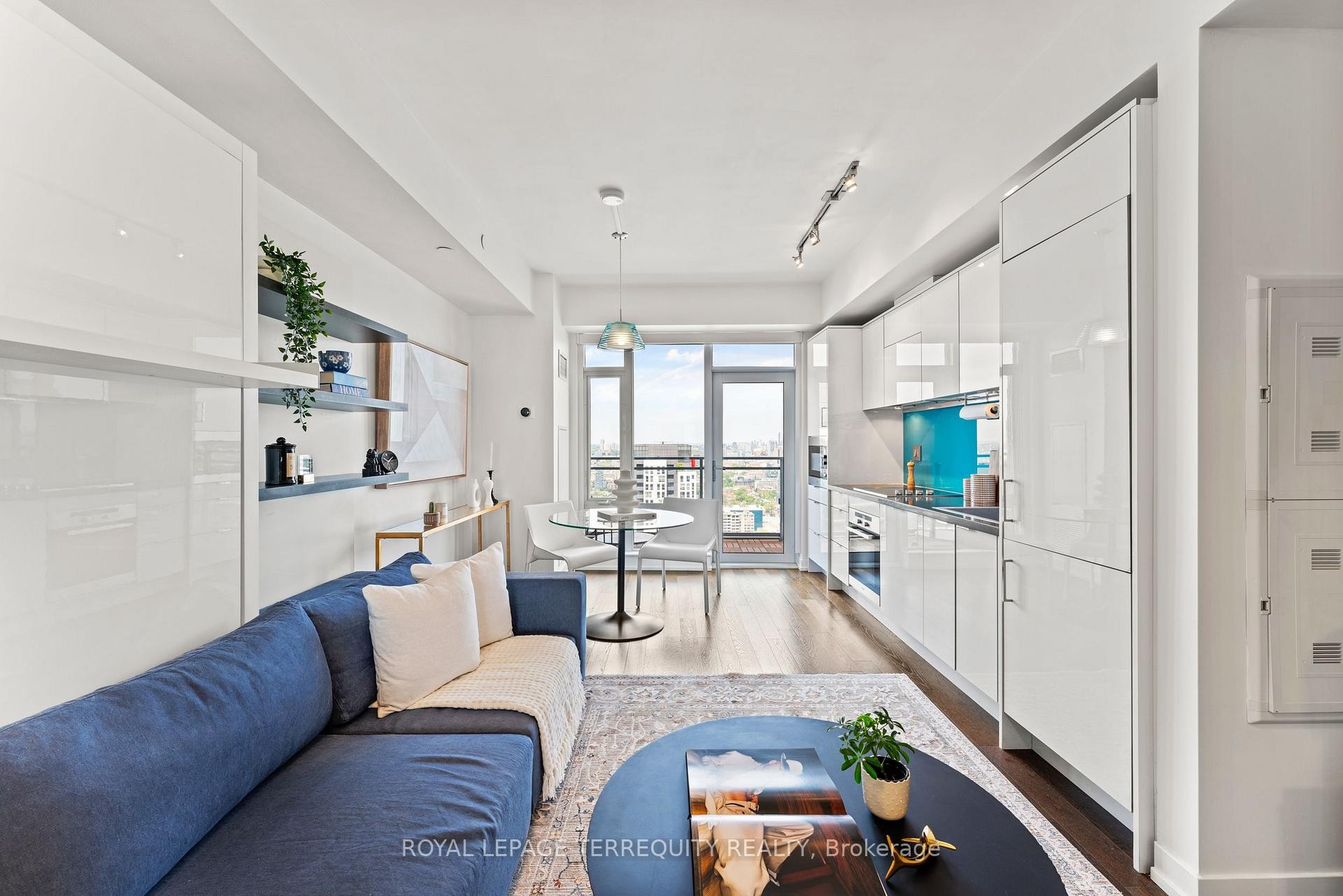 









21


Widmer

Street, 4203,
Toronto,




ON
M5V 0B8


