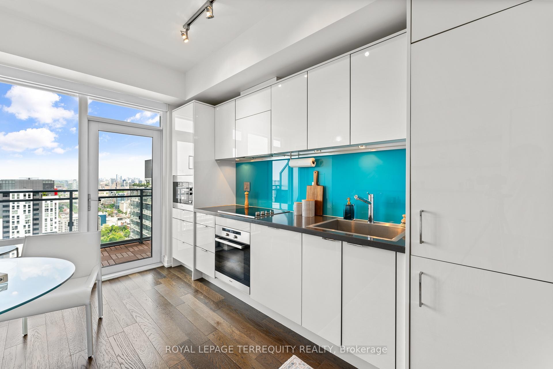 









21


Widmer

Street, 4203,
Toronto,




ON
M5V 0B8


