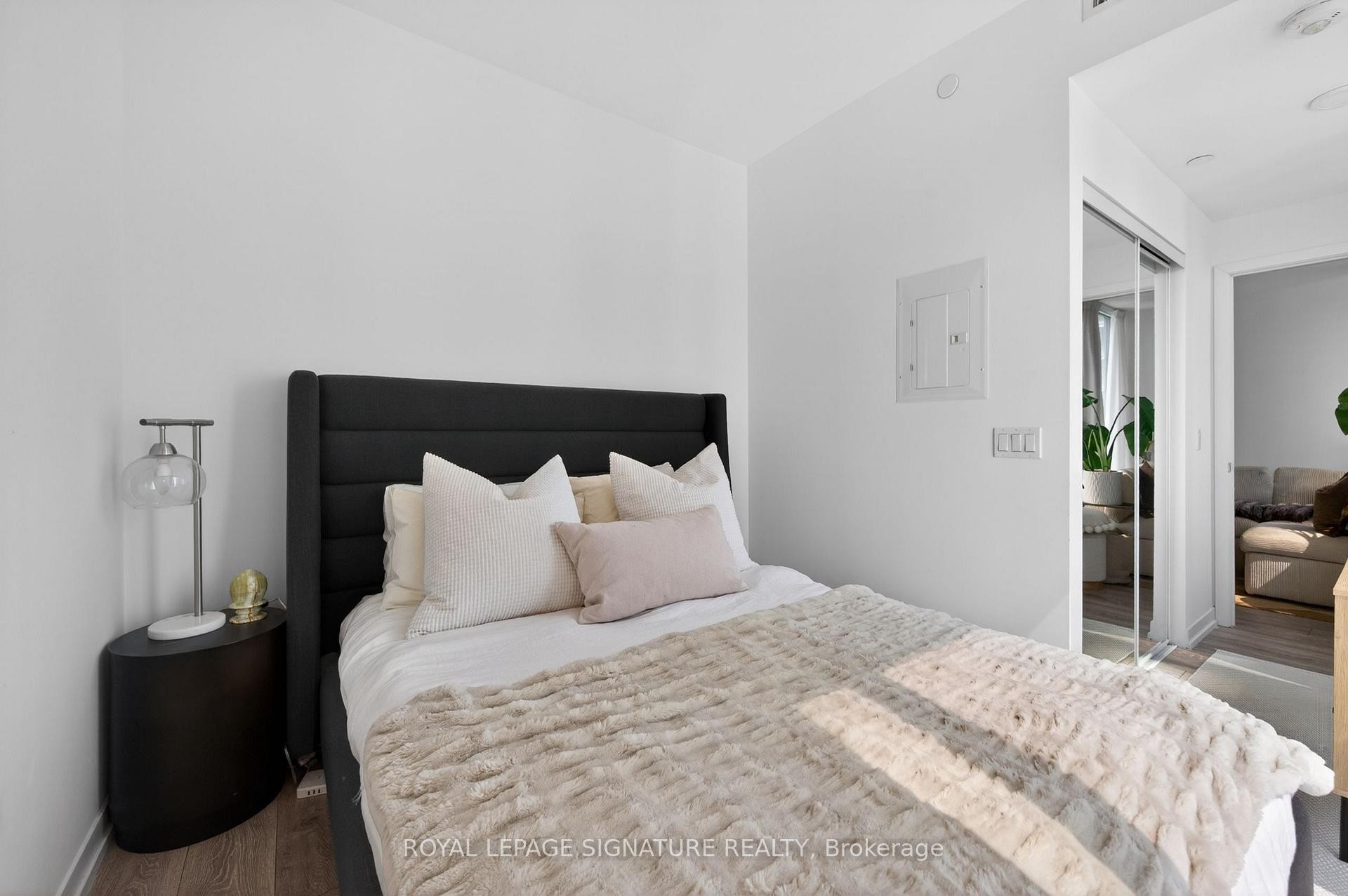 









55


Mercer

Street, 3310,
Toronto,




ON
M5V 0W4

