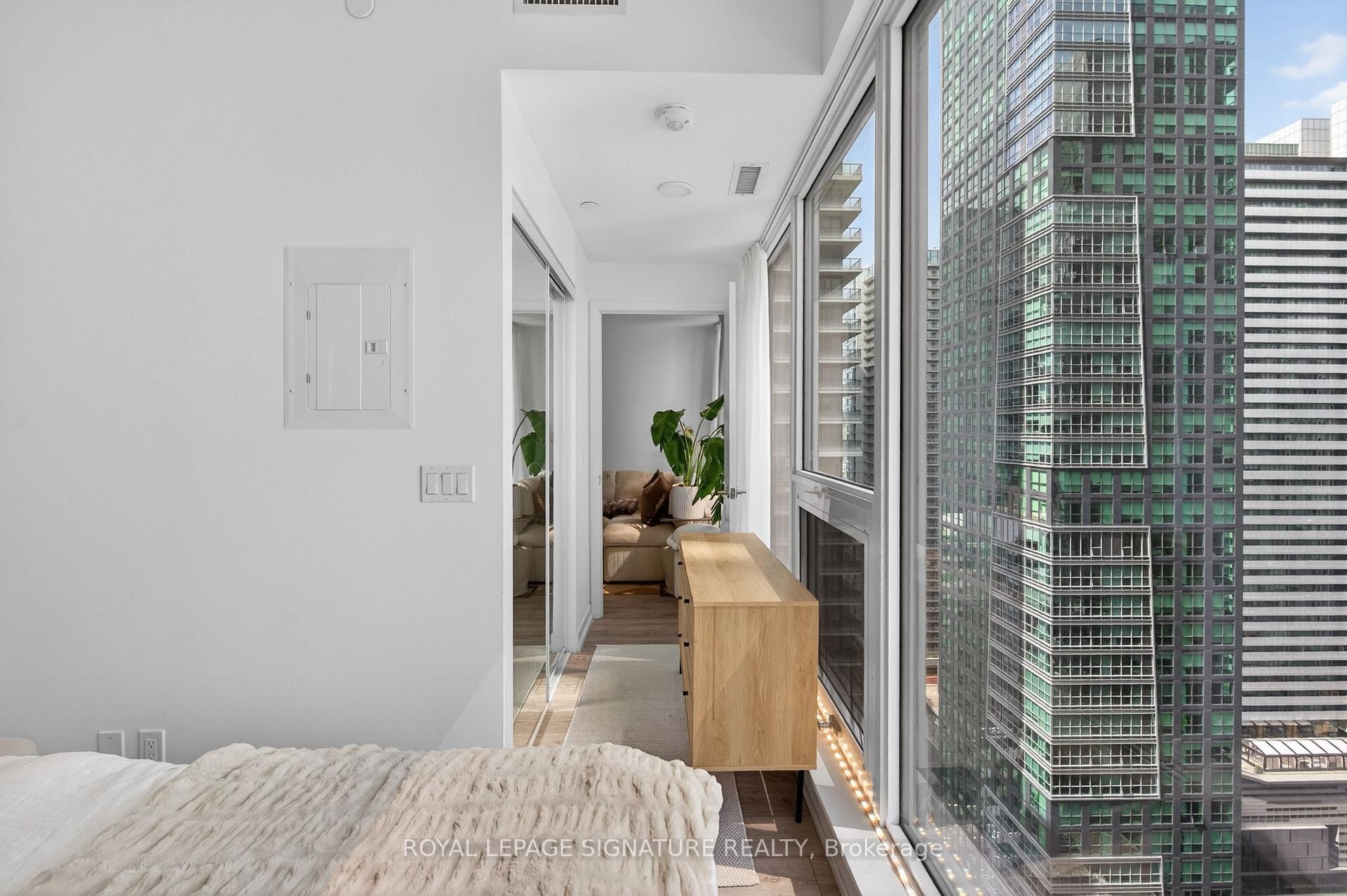 









55


Mercer

Street, 3310,
Toronto,




ON
M5V 0W4

