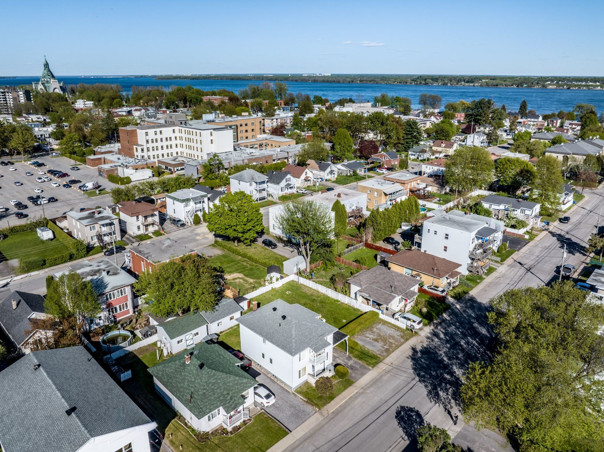 









62

 - 64


Rue Duguay

,
Trois-Rivières,




QC
G9A0B4

