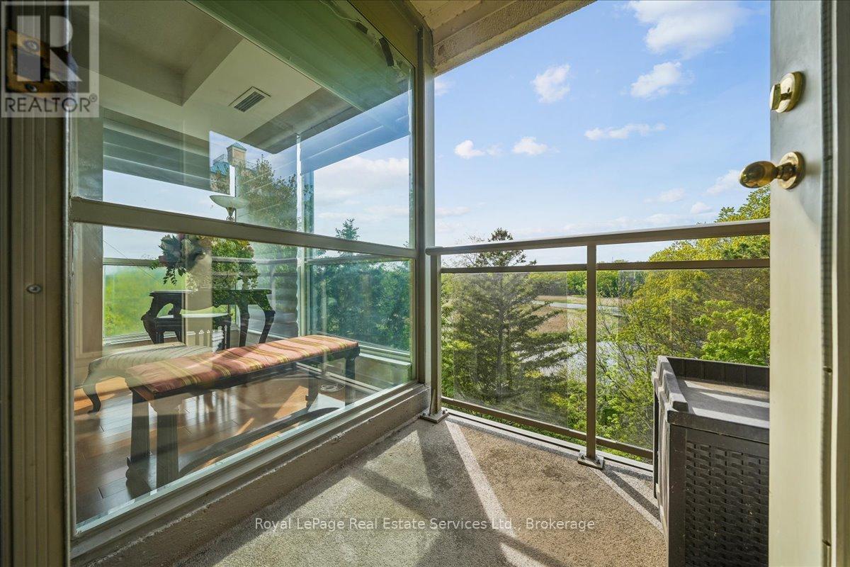 












405 - 2511 LAKESHORE ROAD W

,
Oakville (BR Bronte),




Ontario
L6L6L9

