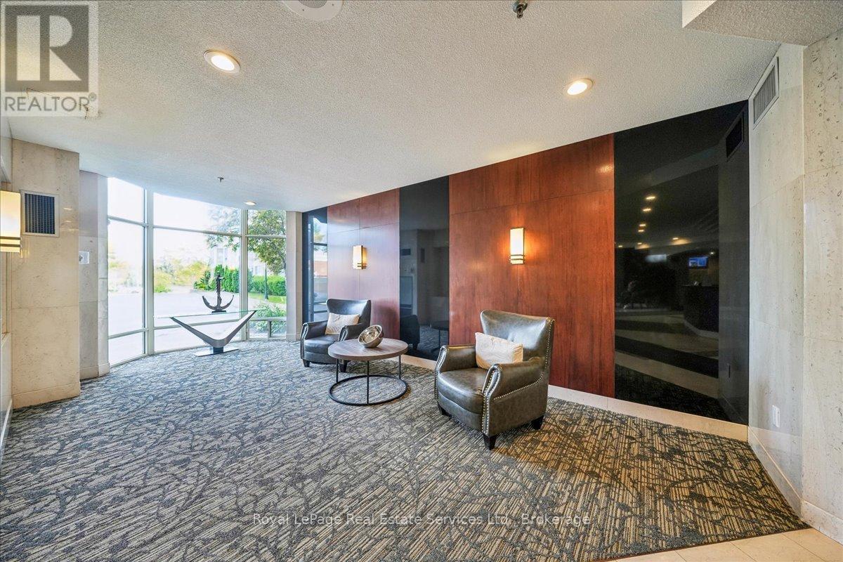 












405 - 2511 LAKESHORE ROAD W

,
Oakville (BR Bronte),




Ontario
L6L6L9

