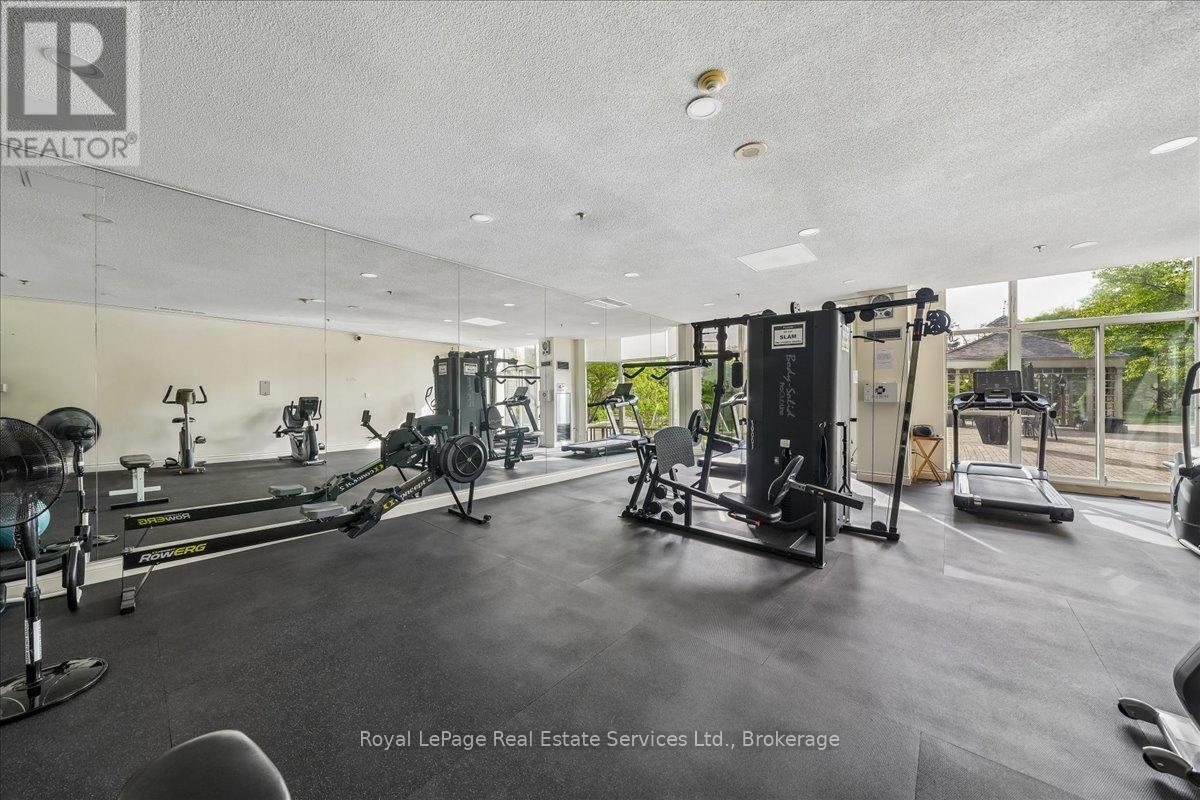 












405 - 2511 LAKESHORE ROAD W

,
Oakville (BR Bronte),




Ontario
L6L6L9

