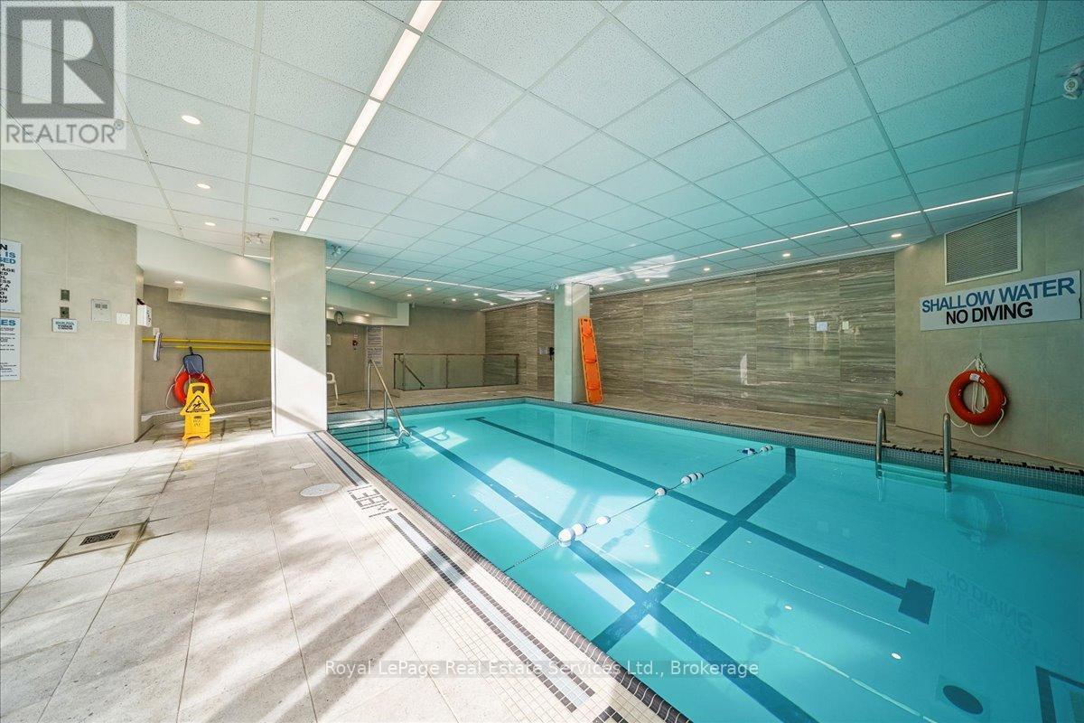 












405 - 2511 LAKESHORE ROAD W

,
Oakville (BR Bronte),




Ontario
L6L6L9


