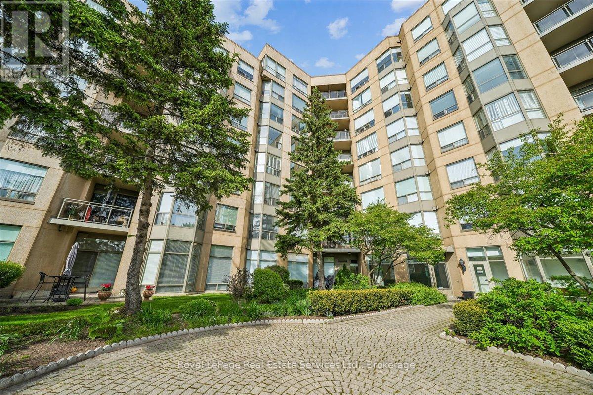 












405 - 2511 LAKESHORE ROAD W

,
Oakville (BR Bronte),




Ontario
L6L6L9

