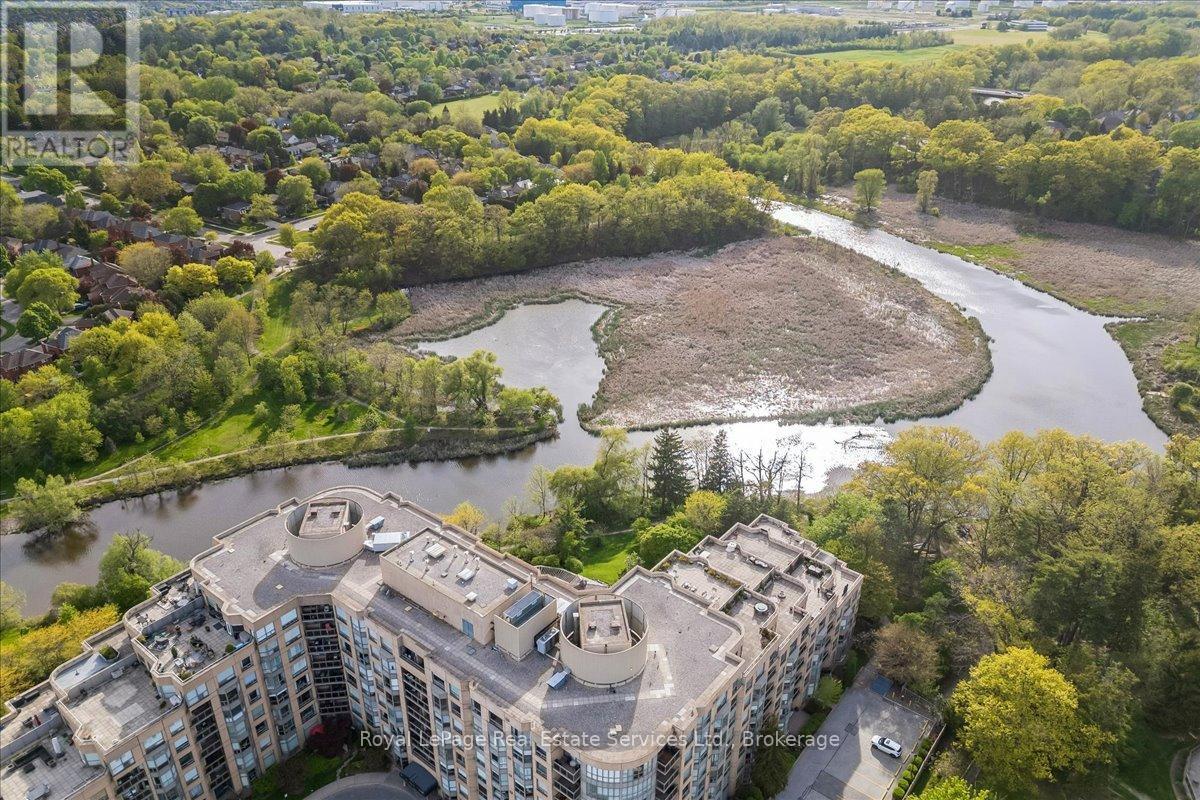 












405 - 2511 LAKESHORE ROAD W

,
Oakville (BR Bronte),




Ontario
L6L6L9

