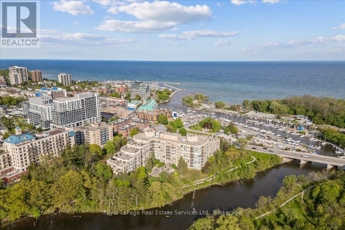 












405 - 2511 LAKESHORE ROAD W

,
Oakville (BR Bronte),




Ontario
L6L6L9

