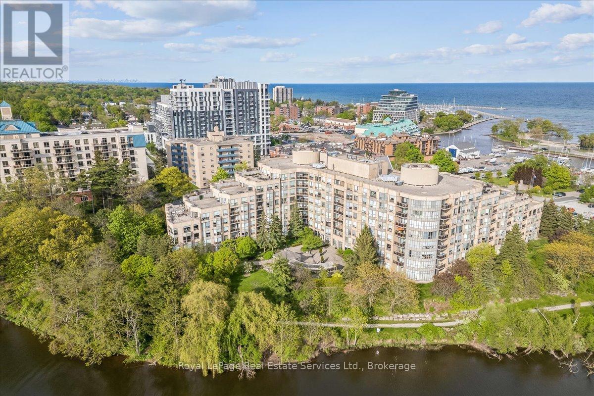 












405 - 2511 LAKESHORE ROAD W

,
Oakville (BR Bronte),




Ontario
L6L6L9

