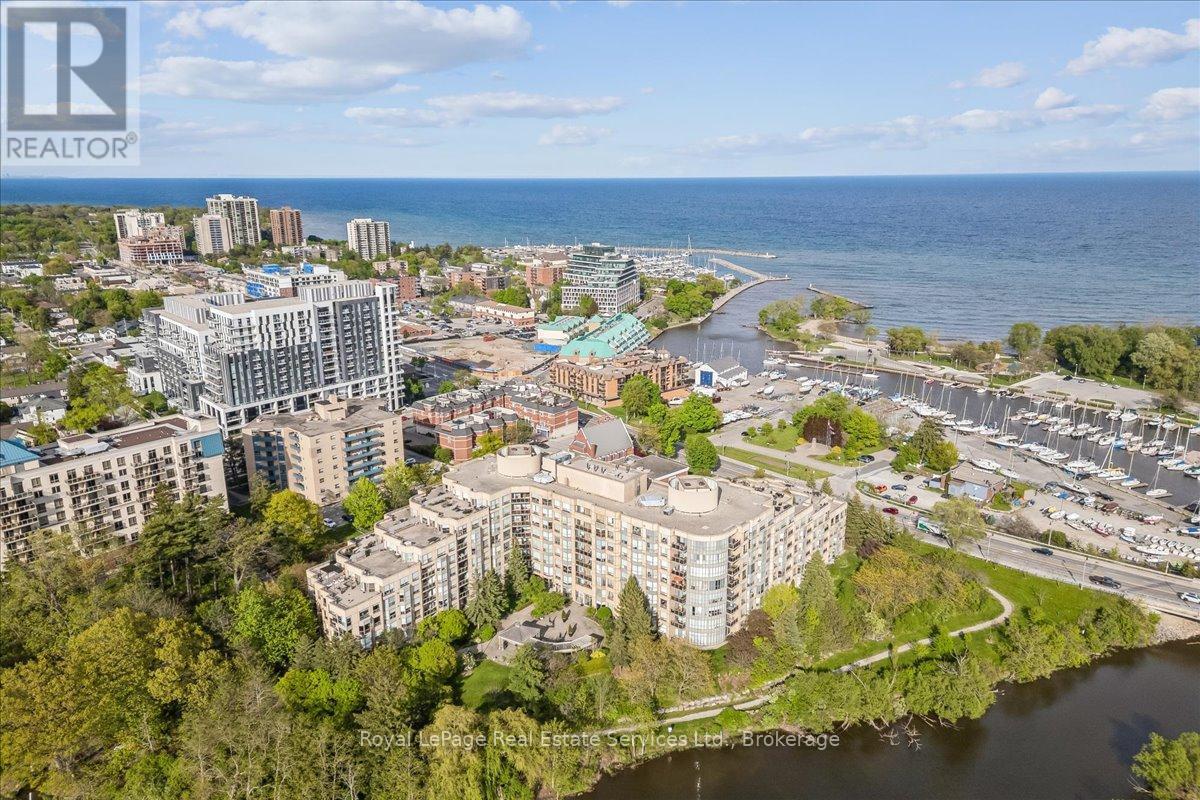 












405 - 2511 LAKESHORE ROAD W

,
Oakville (BR Bronte),




Ontario
L6L6L9

