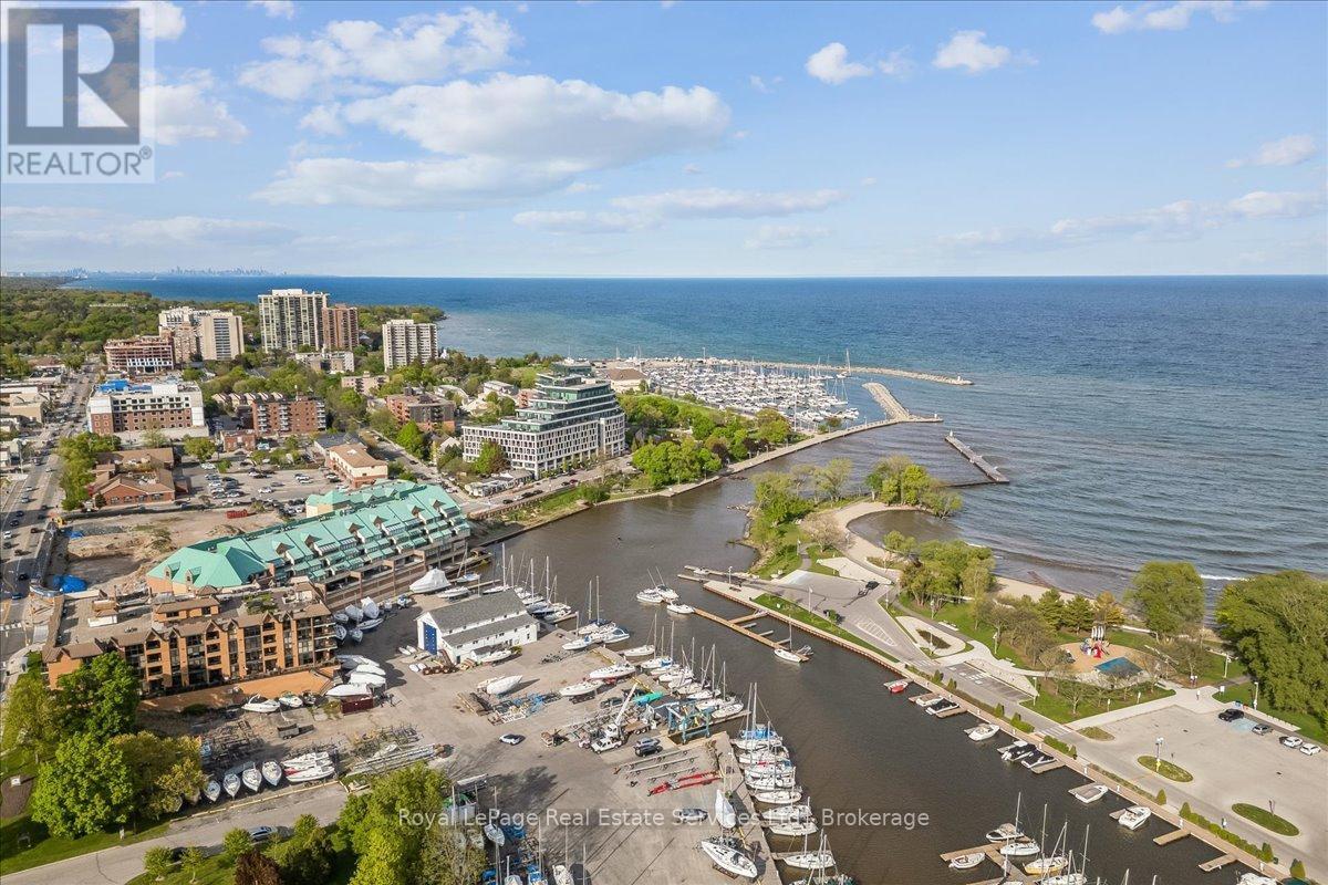 












405 - 2511 LAKESHORE ROAD W

,
Oakville (BR Bronte),




Ontario
L6L6L9

