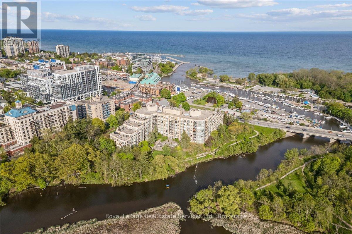 












405 - 2511 LAKESHORE ROAD W

,
Oakville (BR Bronte),




Ontario
L6L6L9

