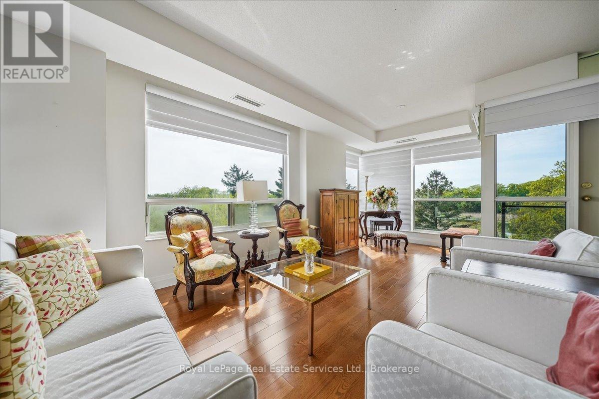 












405 - 2511 LAKESHORE ROAD W

,
Oakville (BR Bronte),




Ontario
L6L6L9

