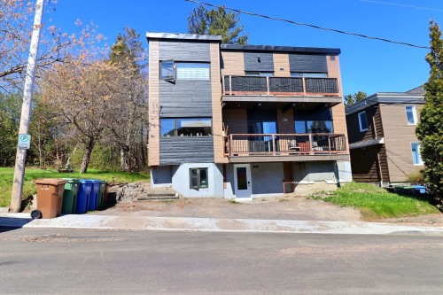 
															
													410
													
													- 414
													
													Rue Bécard
													
												
												Saguenay (Chicoutimi),
												QC 