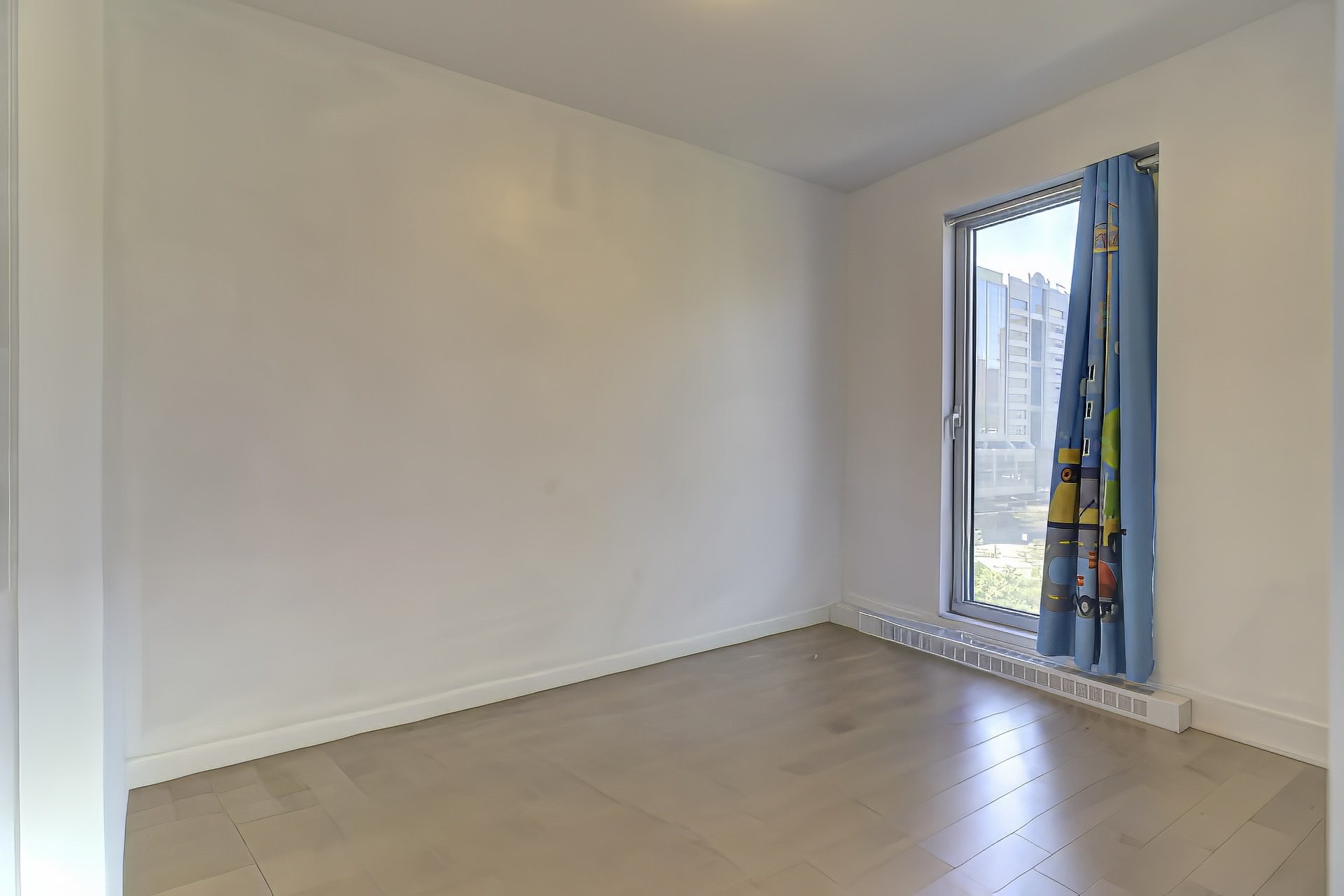 









2320


Rue Tupper

, 602,
Montréal (Ville-Marie),




QC
H3H0B8

