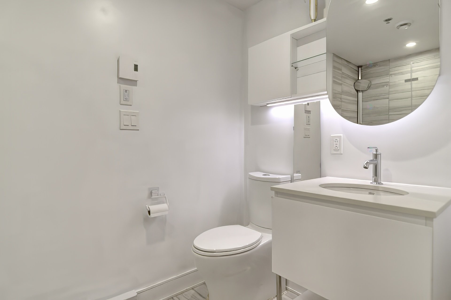 









2320


Rue Tupper

, 602,
Montréal (Ville-Marie),




QC
H3H0B8

