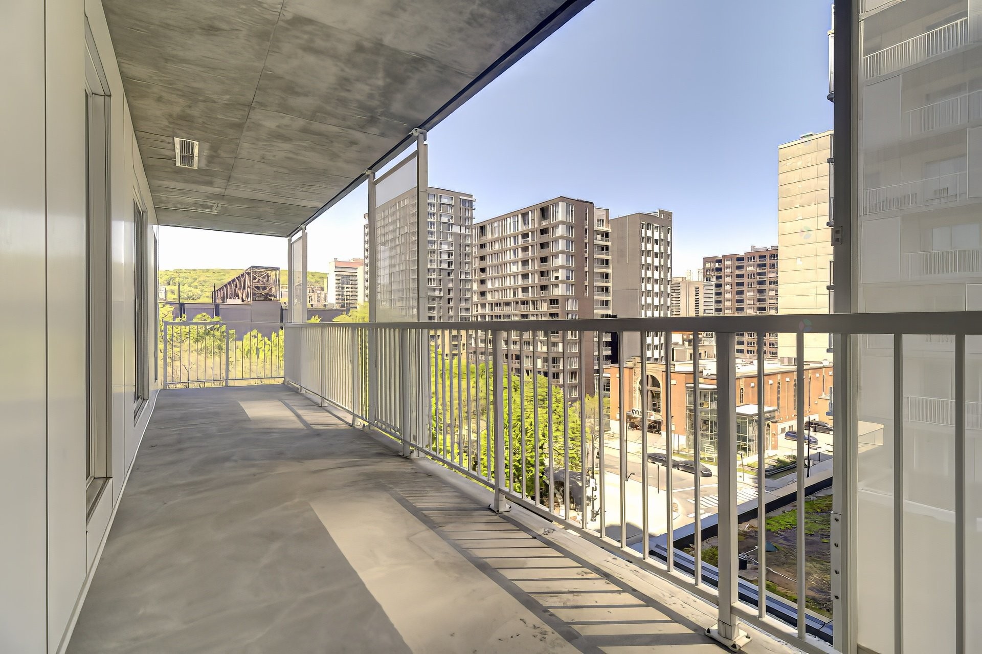 









2320


Rue Tupper

, 602,
Montréal (Ville-Marie),




QC
H3H0B8

