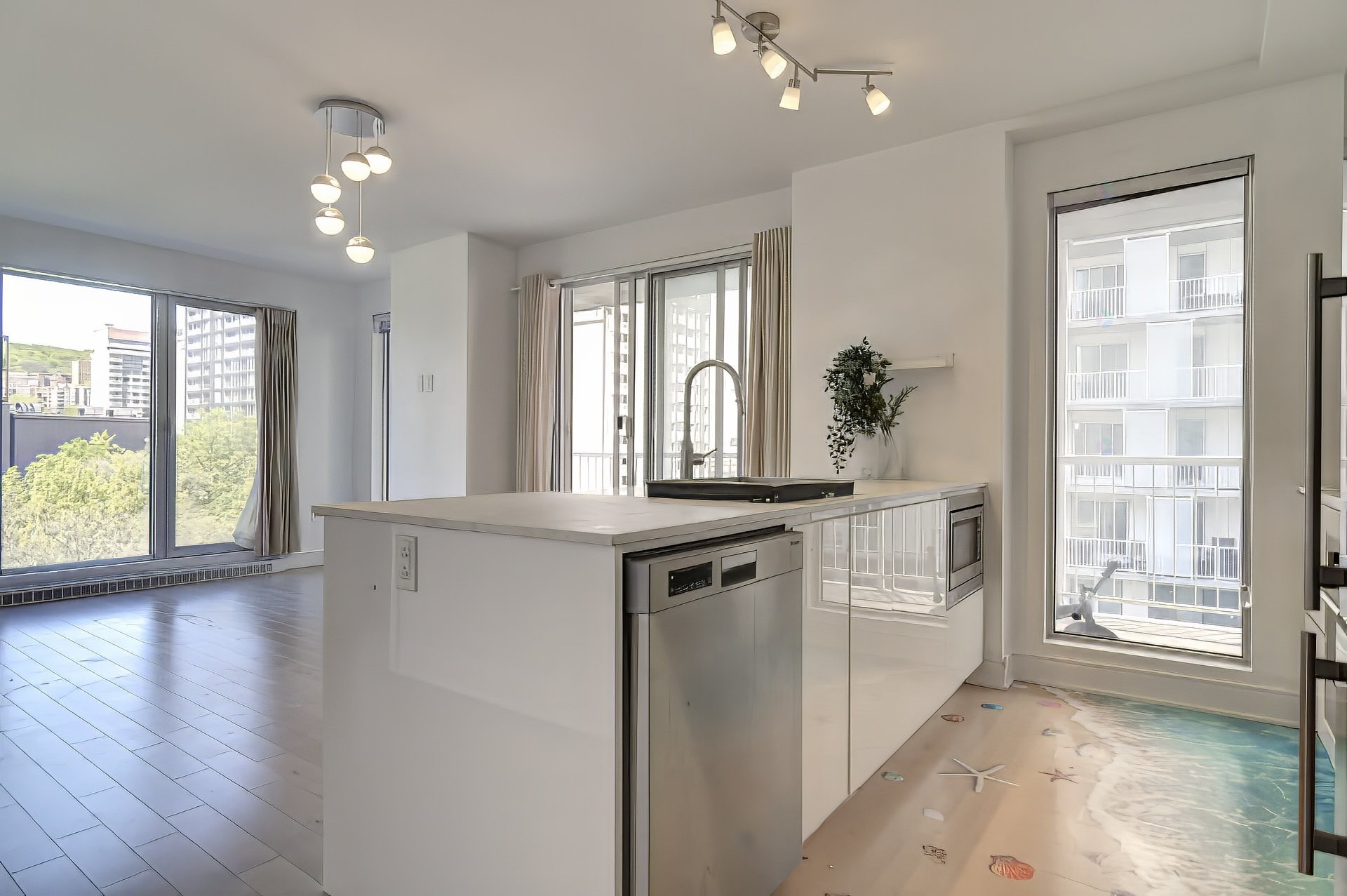 









2320


Rue Tupper

, 602,
Montréal (Ville-Marie),




QC
H3H0B8

