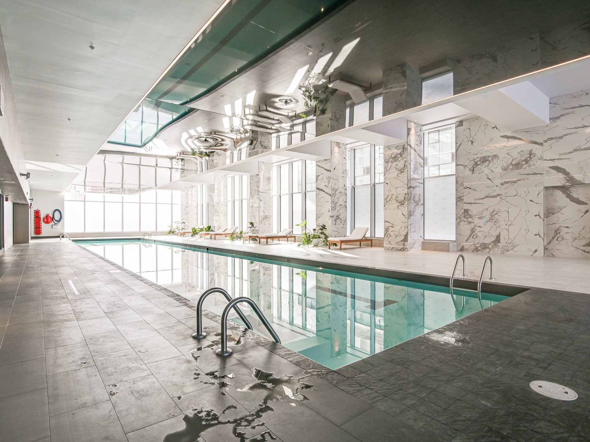 









2320


Rue Tupper

, 602,
Montréal (Ville-Marie),




QC
H3H0B8

