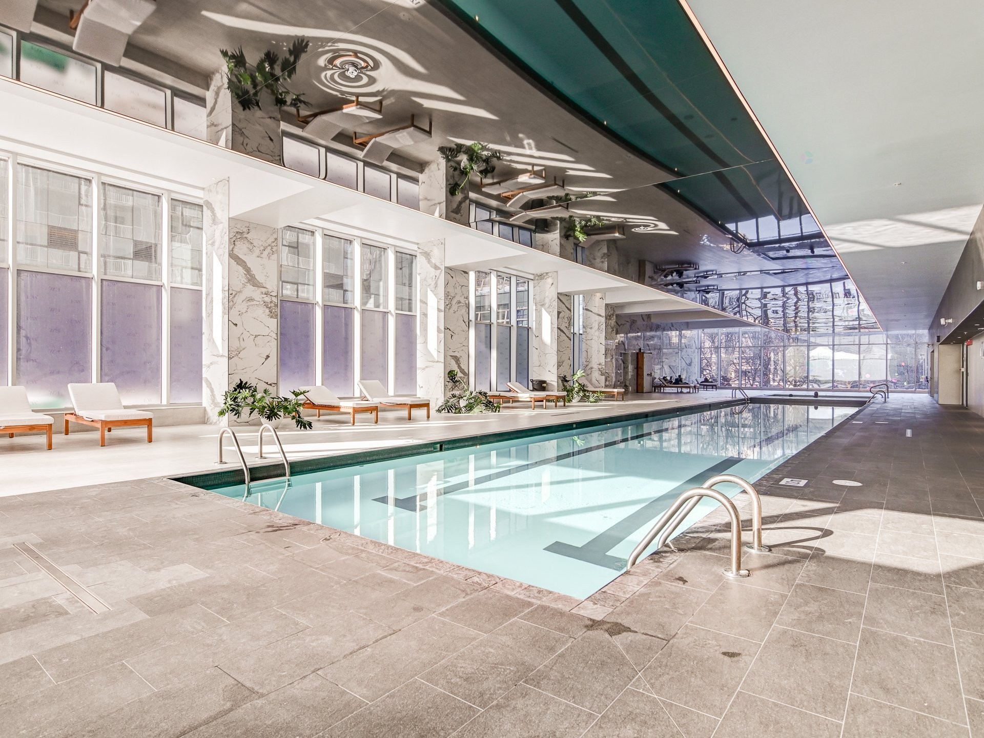 









2320


Rue Tupper

, 602,
Montréal (Ville-Marie),




QC
H3H0B8

