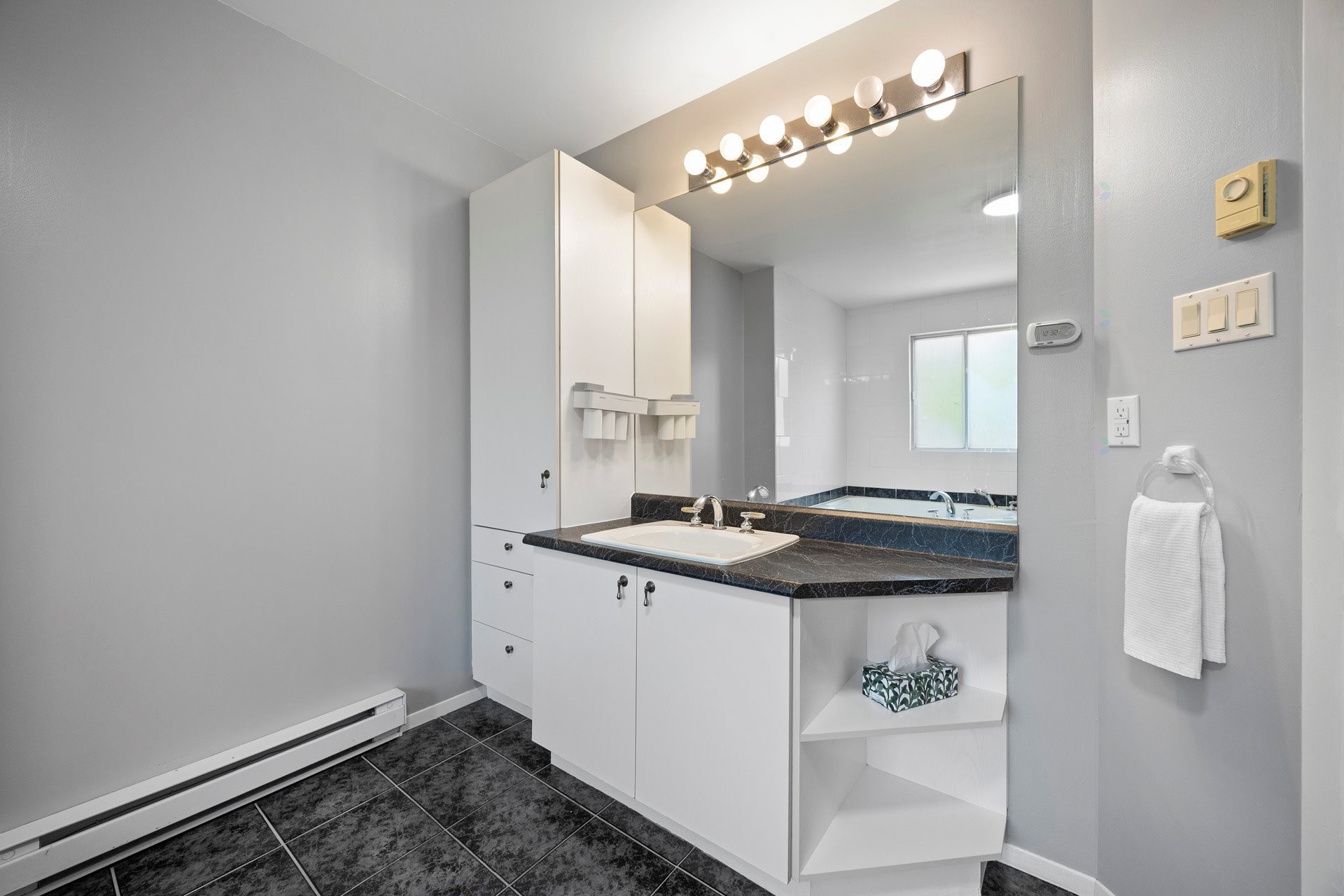 









109


Rue Marie-Rollet

,
Notre-Dame-de-l'Île-Perrot,




QC
J7V8Z8


