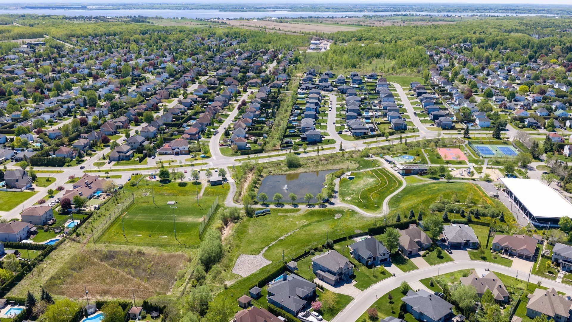 









109


Rue Marie-Rollet

,
Notre-Dame-de-l'Île-Perrot,




QC
J7V8Z8

