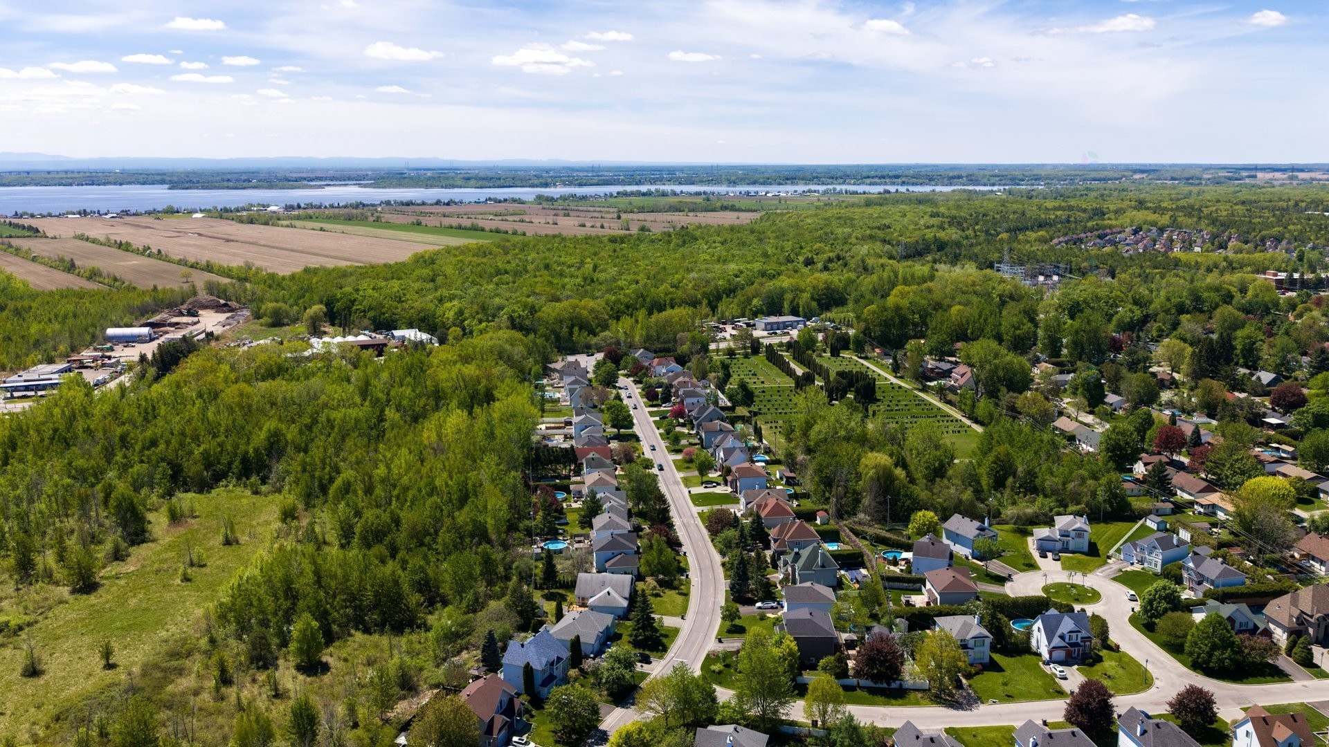 









109


Rue Marie-Rollet

,
Notre-Dame-de-l'Île-Perrot,




QC
J7V8Z8

