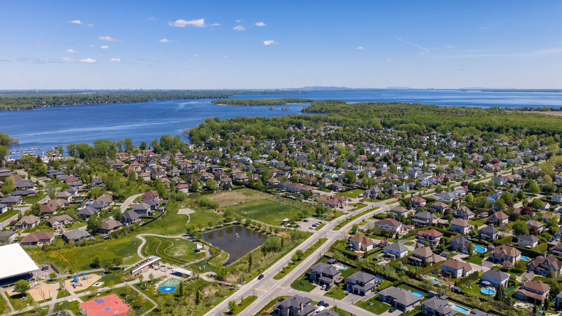 









109


Rue Marie-Rollet

,
Notre-Dame-de-l'Île-Perrot,




QC
J7V8Z8

