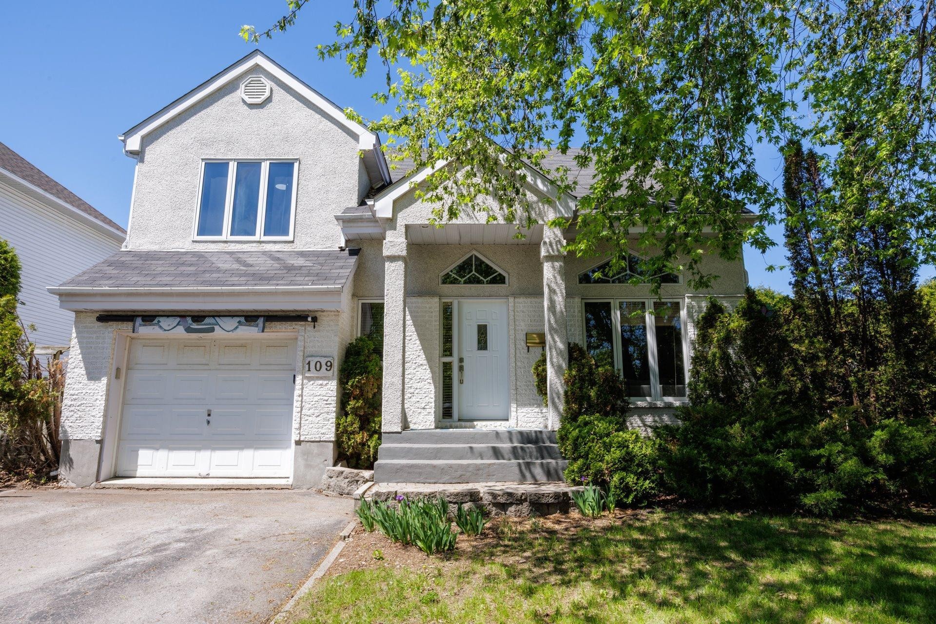 









109


Rue Marie-Rollet

,
Notre-Dame-de-l'Île-Perrot,




QC
J7V8Z8

