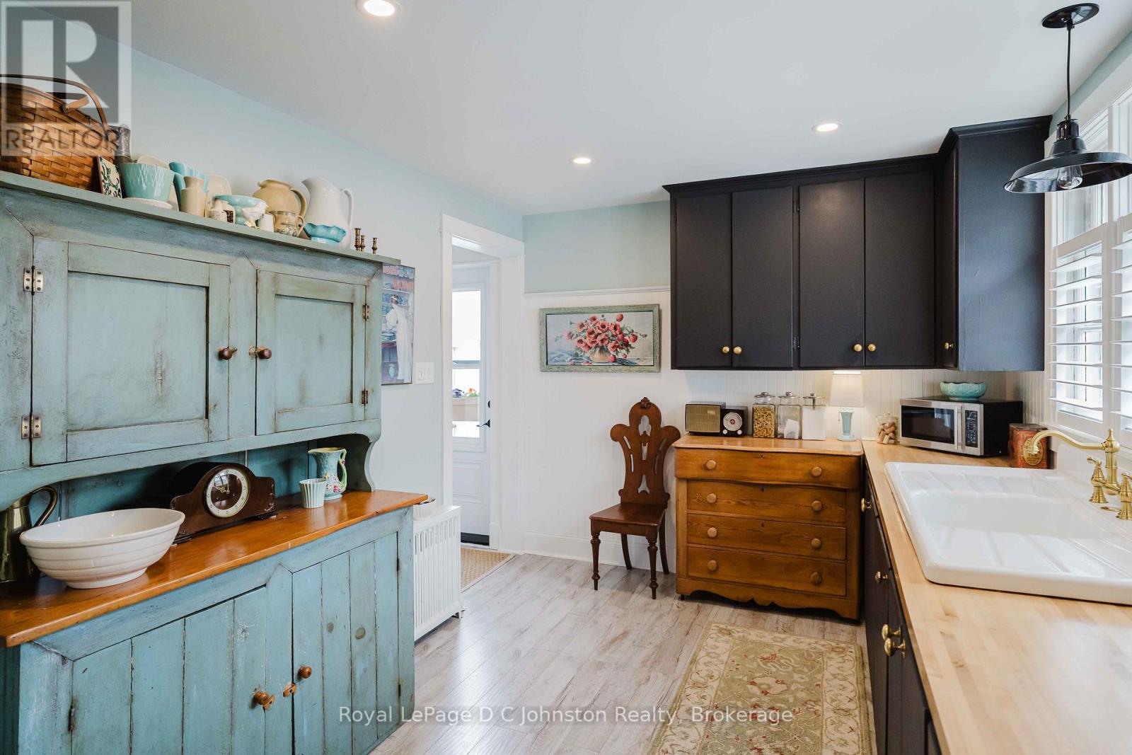 












111 ALBERT STREET N

,
Saugeen Shores,




Ontario
N0H2L0

