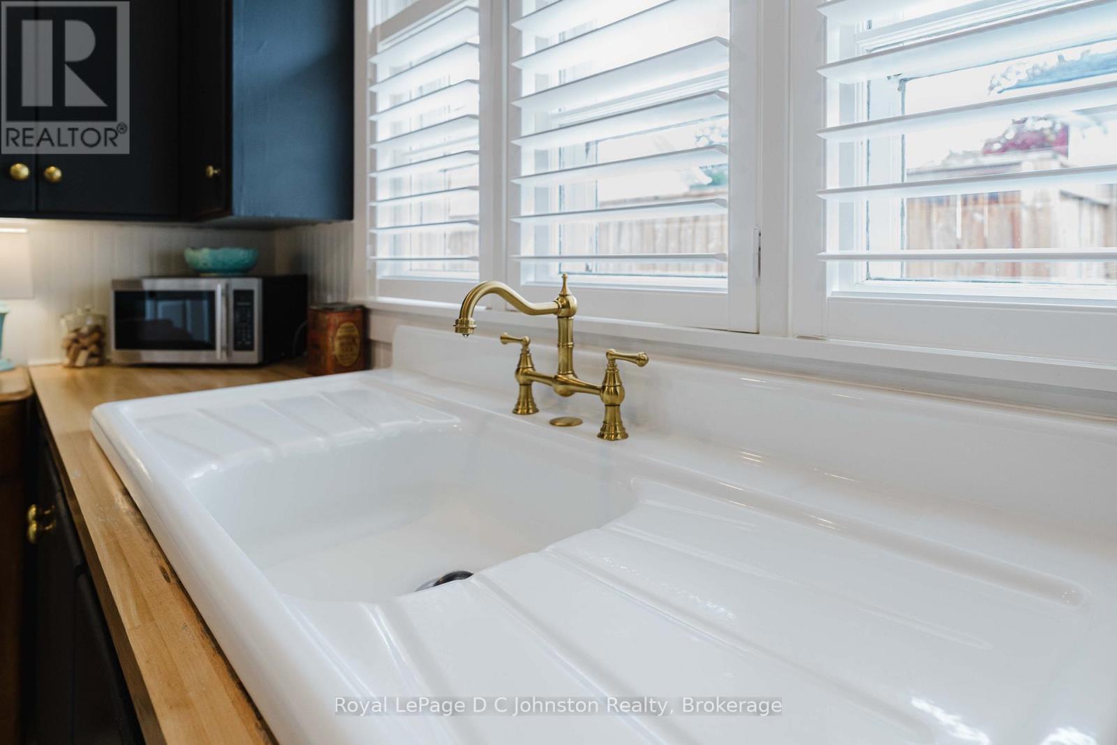 












111 ALBERT STREET N

,
Saugeen Shores,




Ontario
N0H2L0

