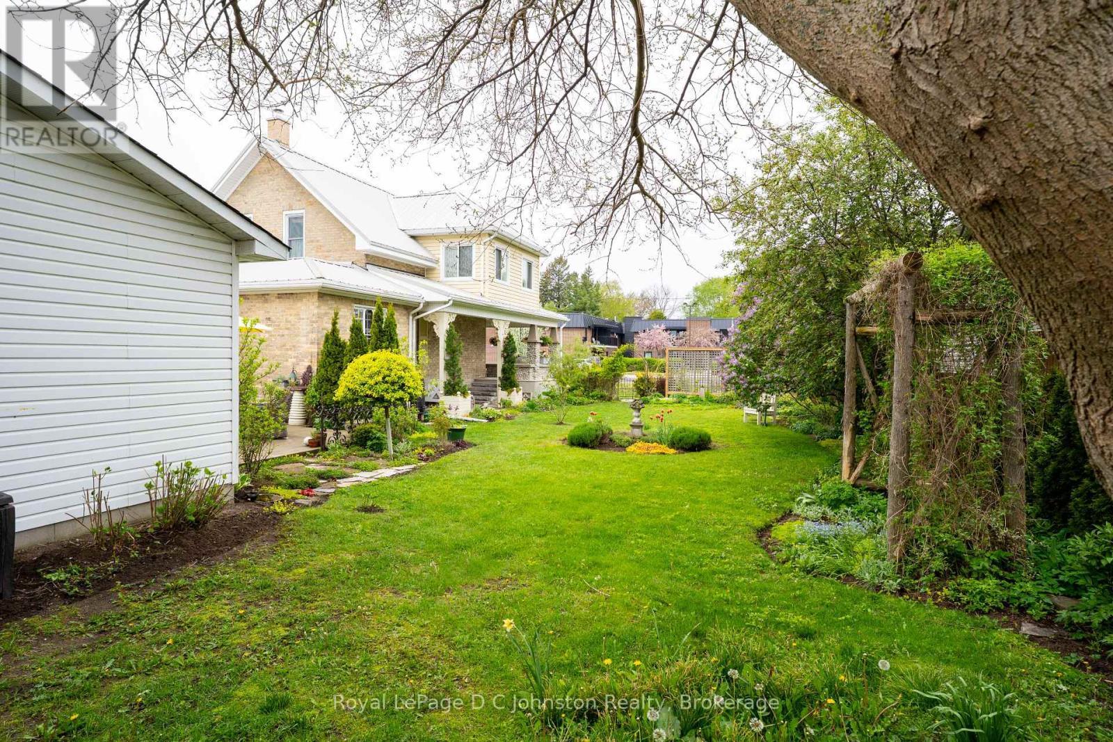 












111 ALBERT STREET N

,
Saugeen Shores,




Ontario
N0H2L0

