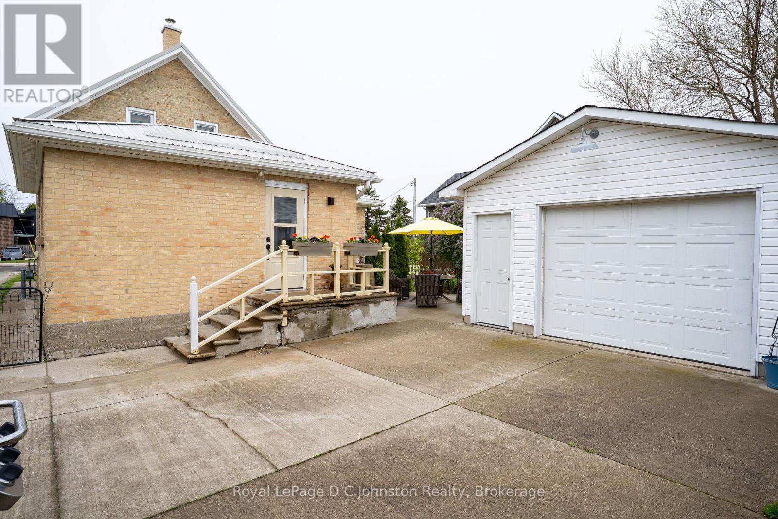 












111 ALBERT STREET N

,
Saugeen Shores,




Ontario
N0H2L0

