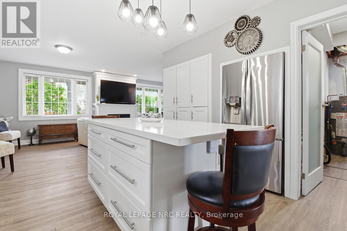 












81 FERGUSON AVENUE

,
Fort Erie (Lakeshore),




Ontario
L2A5J4

