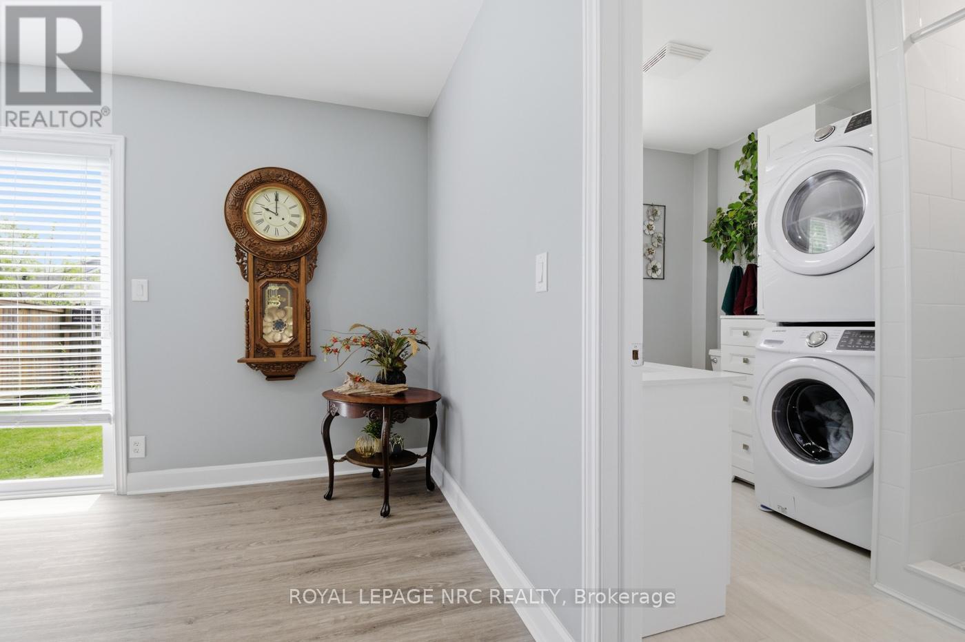 












81 FERGUSON AVENUE

,
Fort Erie (Lakeshore),




Ontario
L2A5J4

