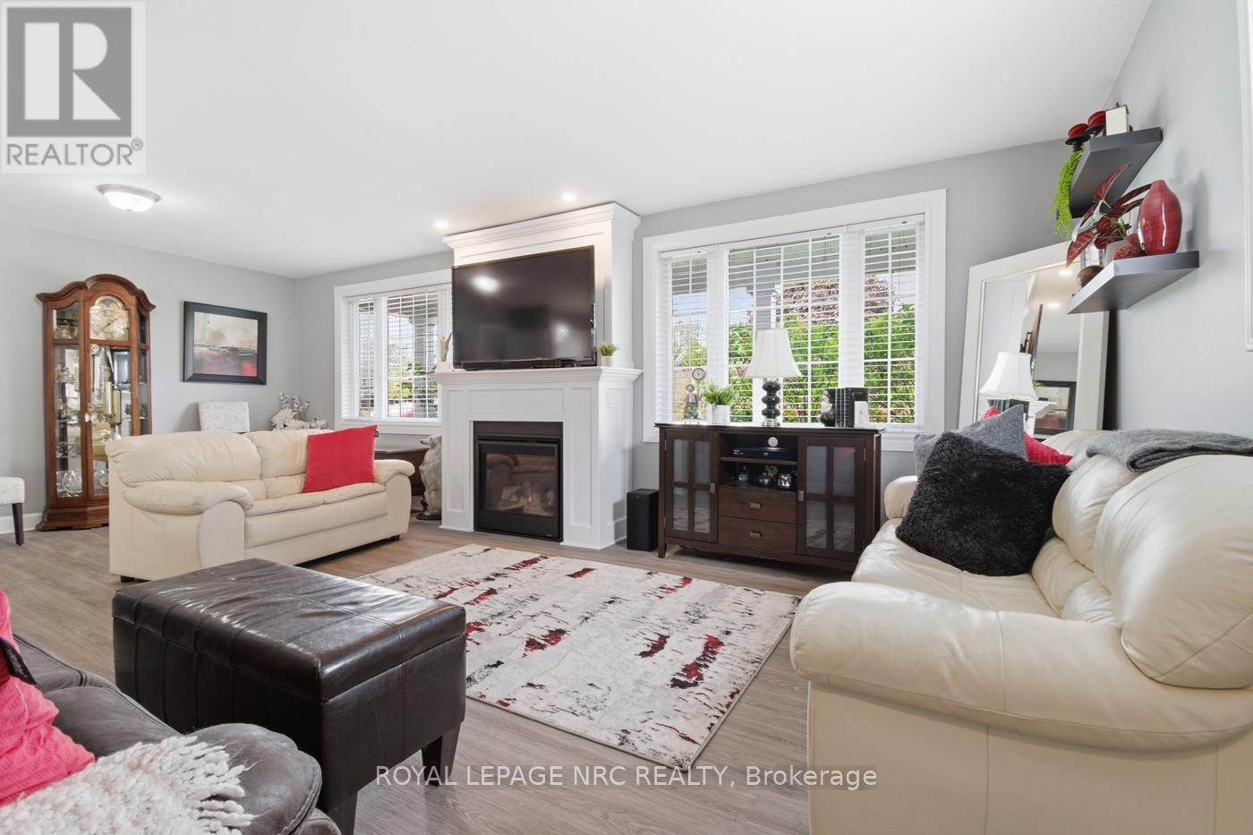 












81 FERGUSON AVENUE

,
Fort Erie (Lakeshore),




Ontario
L2A5J4

