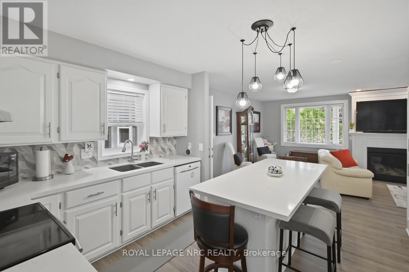 












81 FERGUSON AVENUE

,
Fort Erie (Lakeshore),




Ontario
L2A5J4

