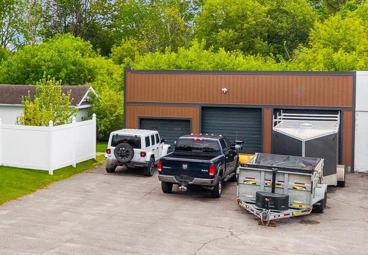 









828


Boul. St-René E.

,
Gatineau (Gatineau),




QC
J8P1T5

