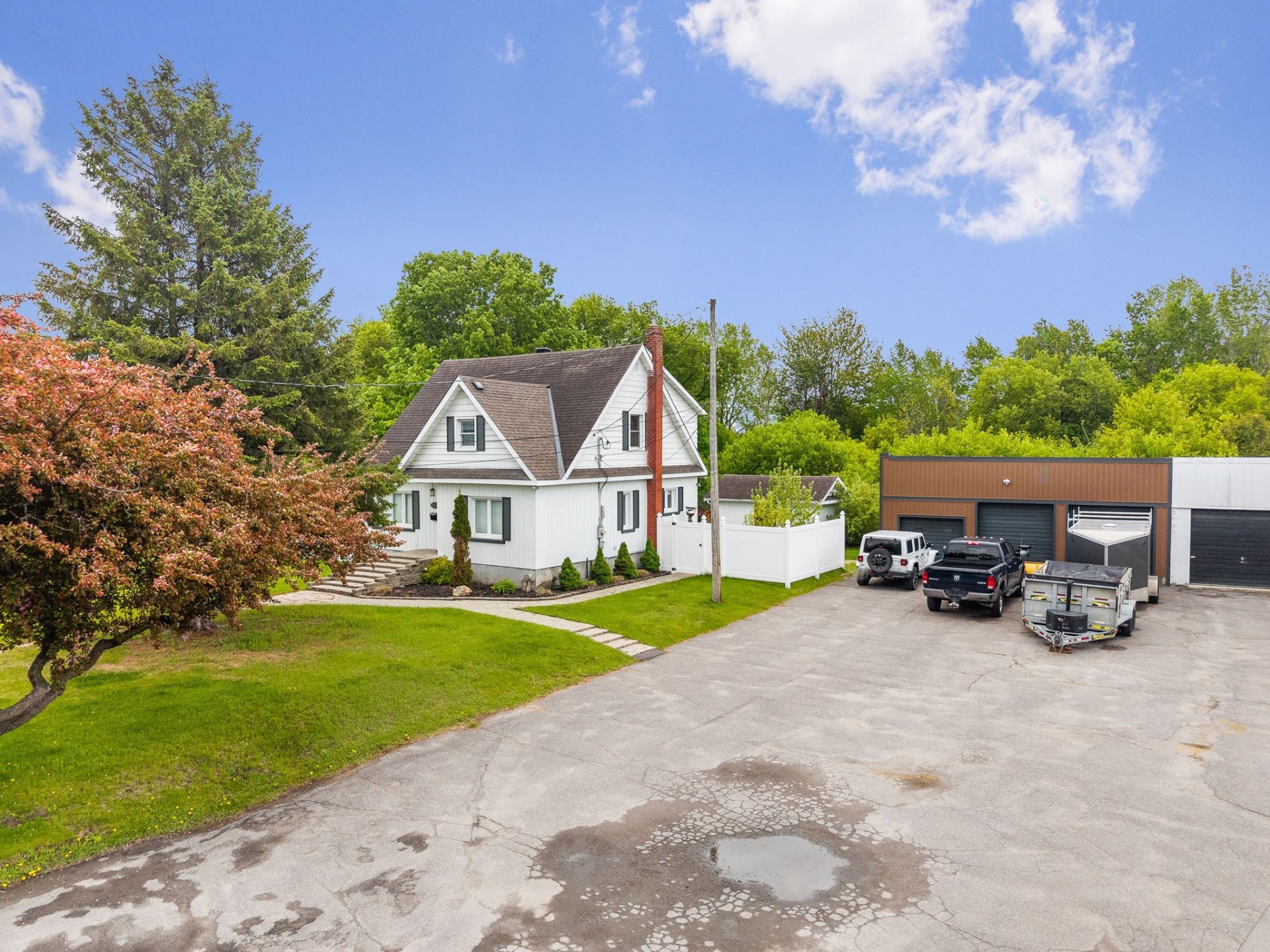 









828


Boul. St-René E.

,
Gatineau (Gatineau),




QC
J8P1T5

