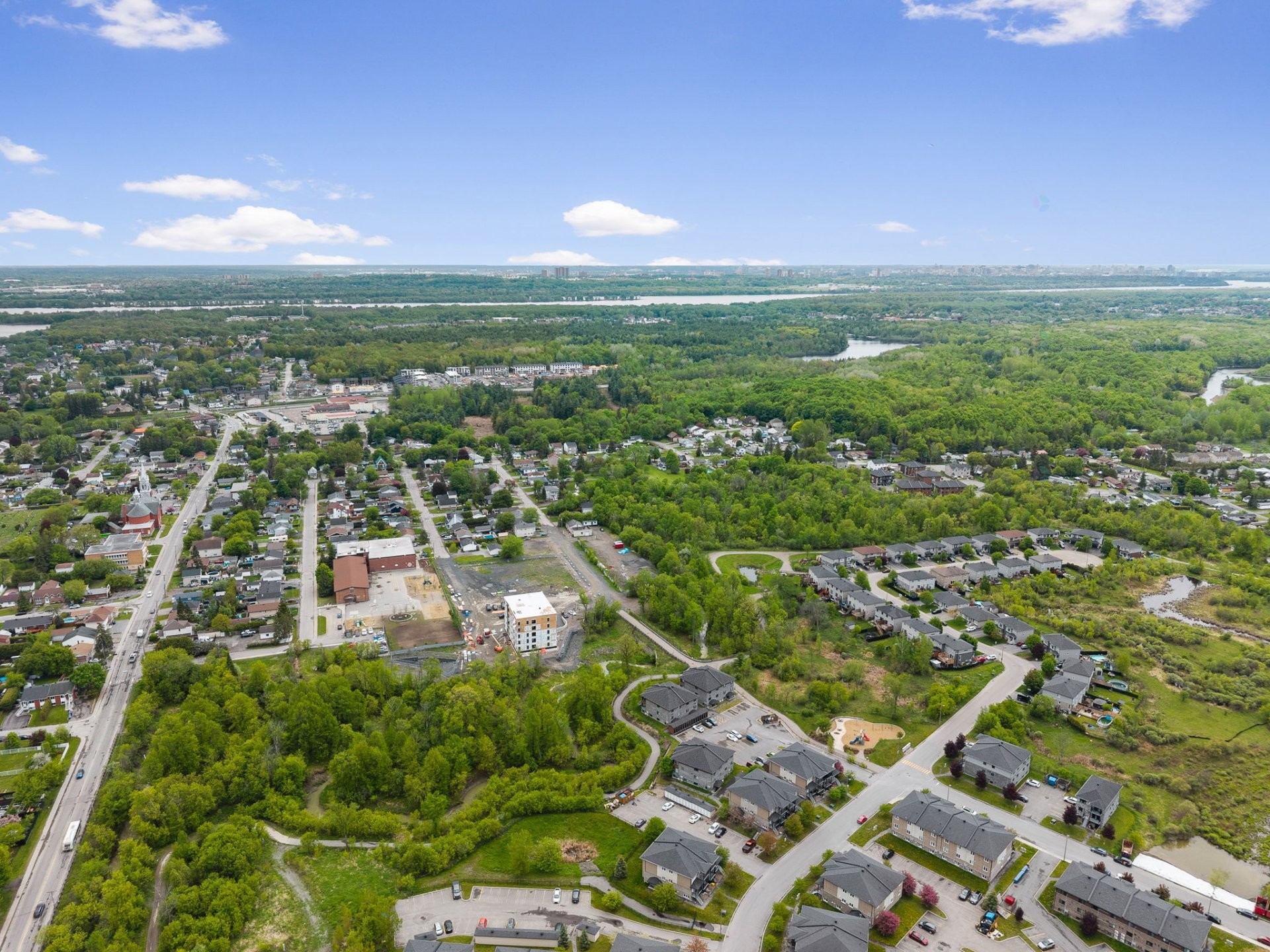 









828


Boul. St-René E.

,
Gatineau (Gatineau),




QC
J8P1T5

