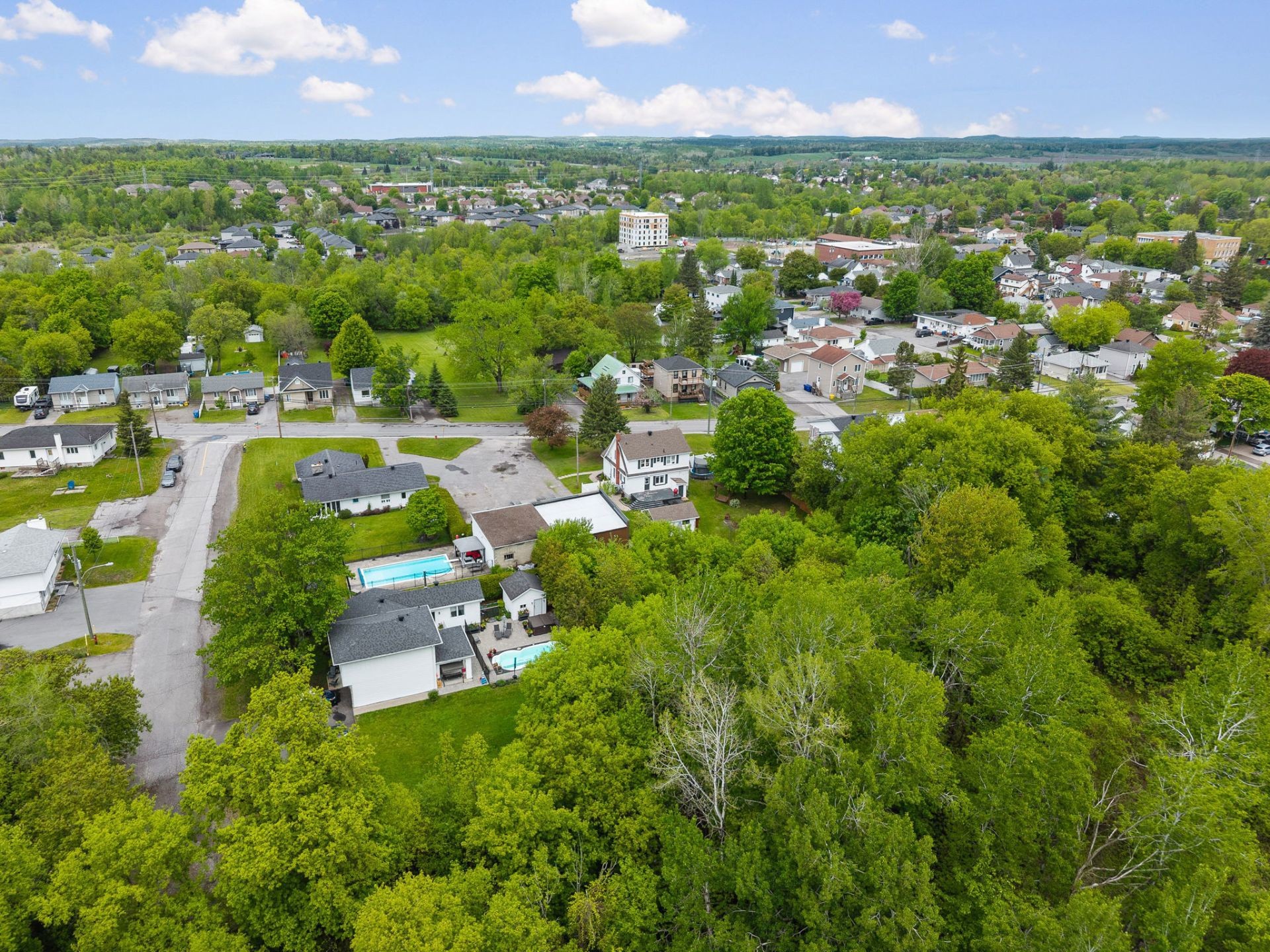 









828


Boul. St-René E.

,
Gatineau (Gatineau),




QC
J8P1T5

