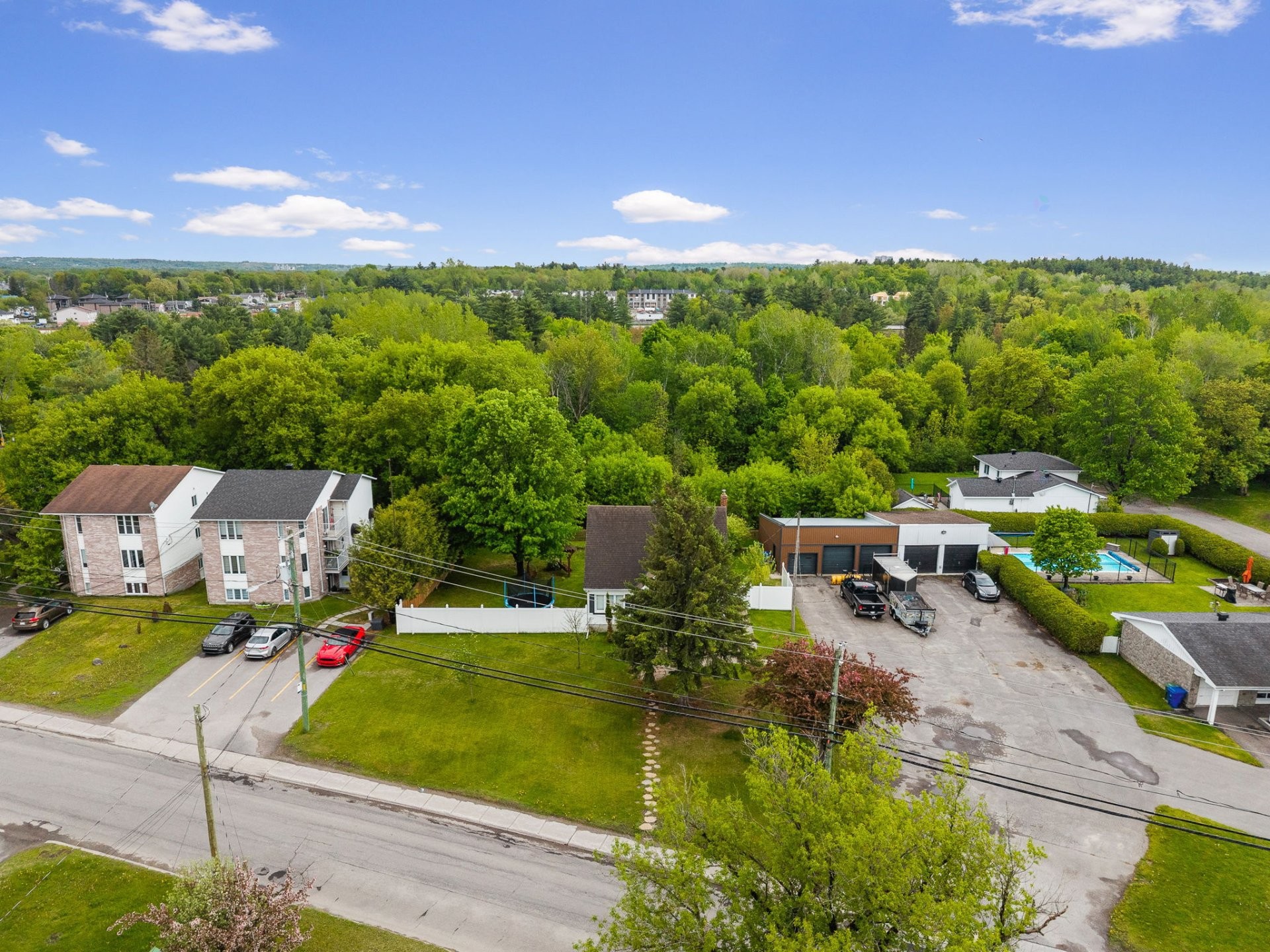 









828


Boul. St-René E.

,
Gatineau (Gatineau),




QC
J8P1T5

