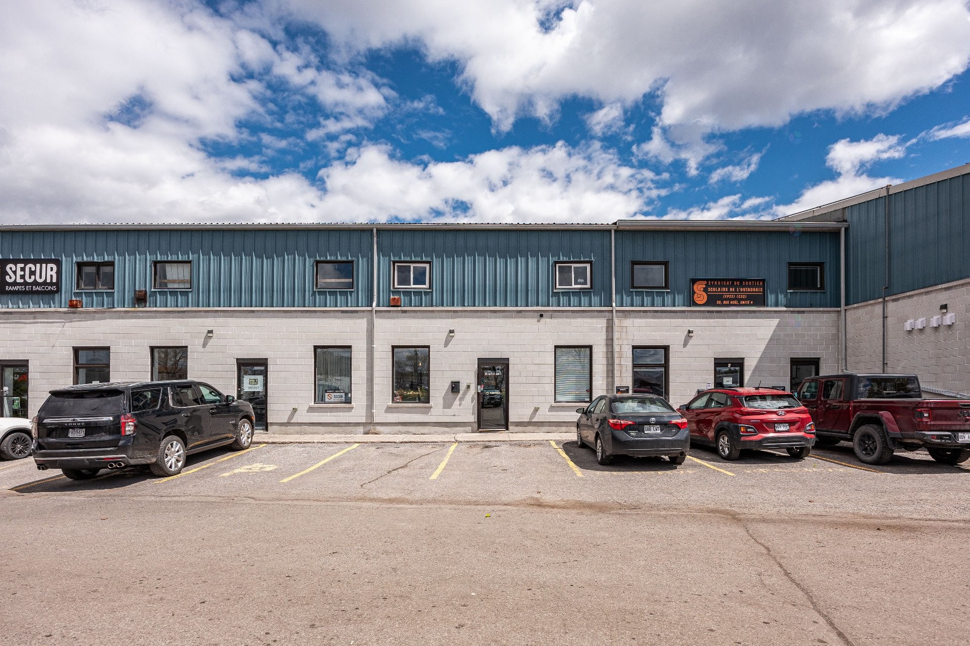 









50


Rue Noël

, 3,
Gatineau (Hull),




QC
J8Z2M4

