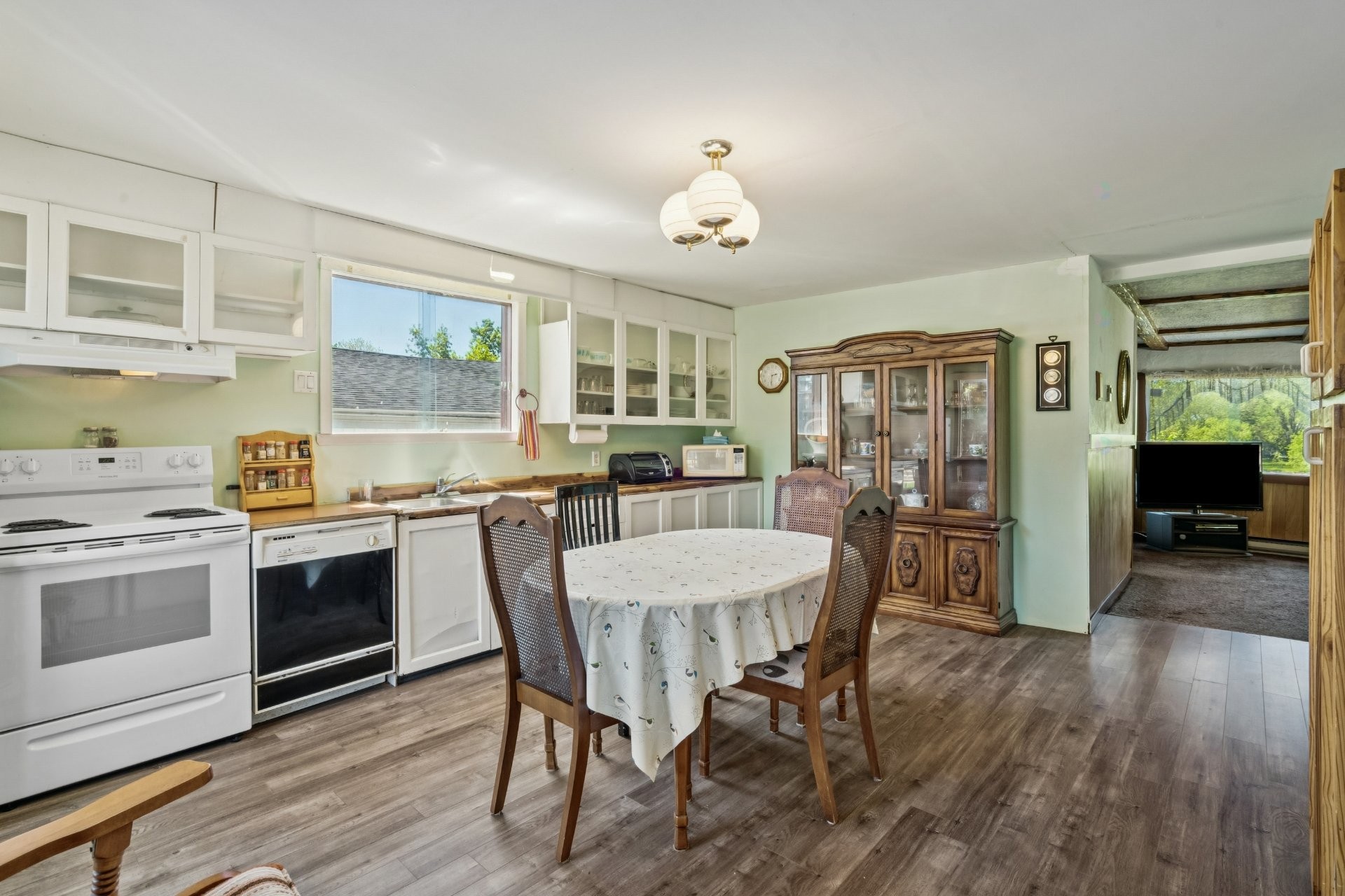 









1133


Boul. de L'Assomption

,
Repentigny (Repentigny),




QC
J6A0B6

