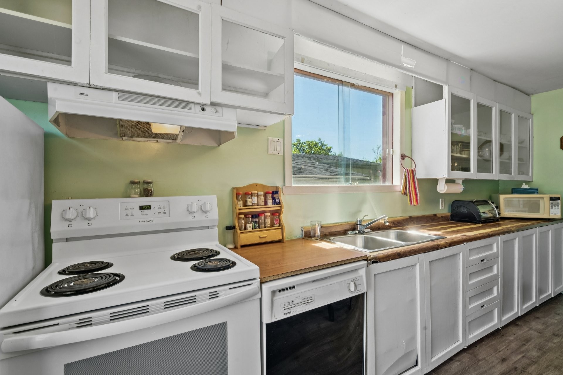 









1133


Boul. de L'Assomption

,
Repentigny (Repentigny),




QC
J6A0B6

