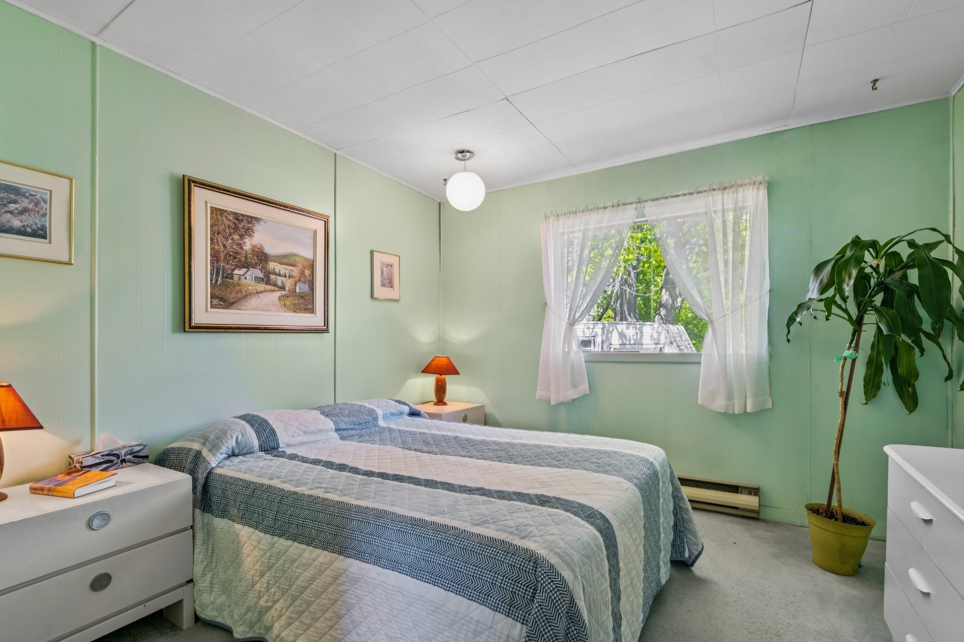 









1133


Boul. de L'Assomption

,
Repentigny (Repentigny),




QC
J6A0B6

