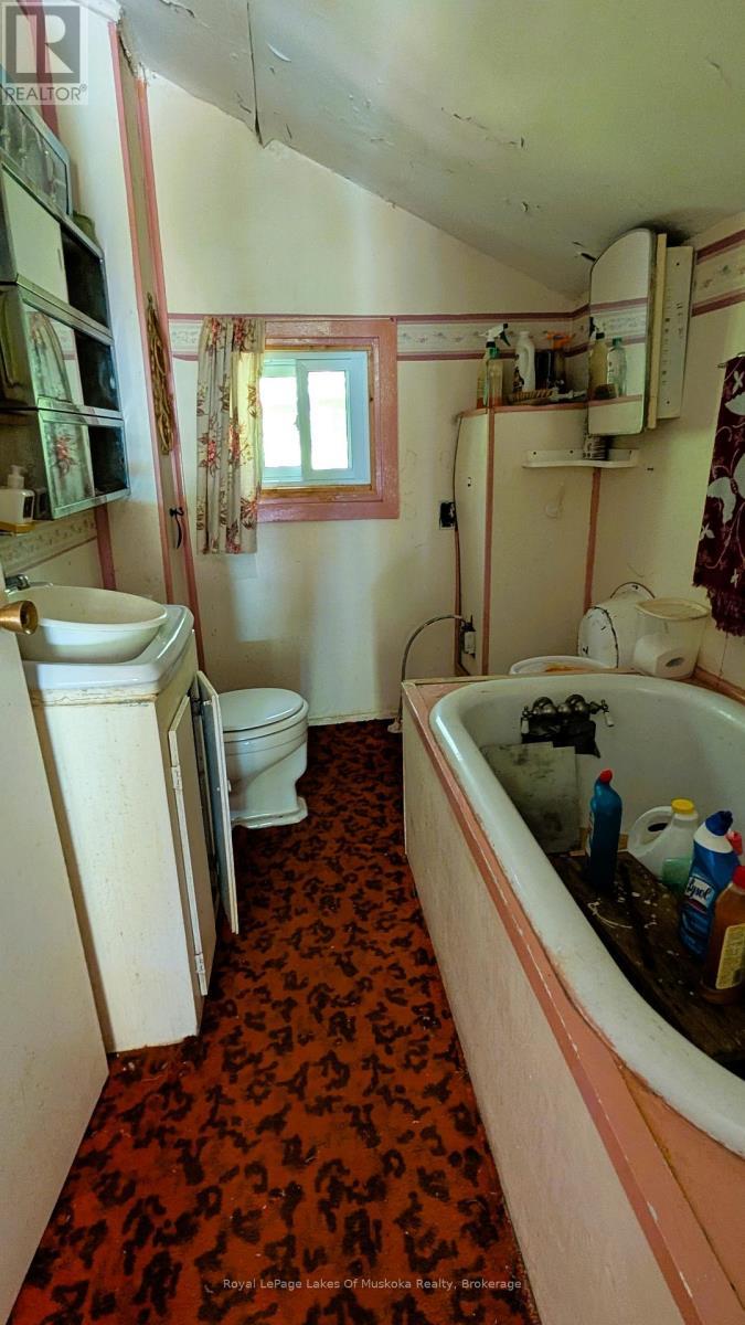












386 LOCKE'S ROAD

,
Perry (Novar),




Ontario
P0A1R0

